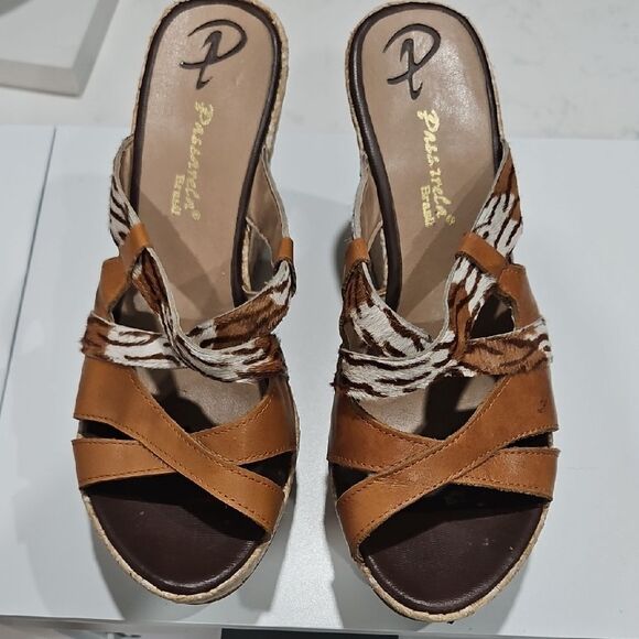 Patterned Brown and Tan Wedge Sandals - Picture 1 of 8